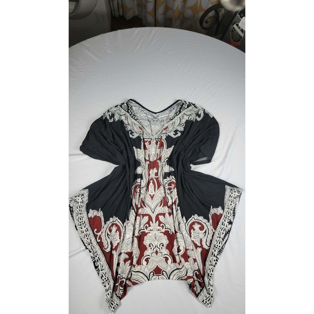 Soma red White and Black connected sleeve shirt